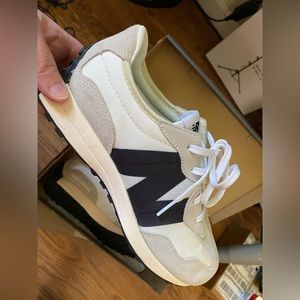 New Balance 327 White/Grey/Black Sneaker